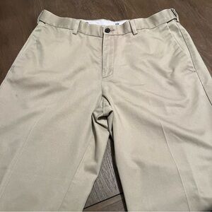 HAGAR Men's pleated docker style Beige Pants.  Straight leg 34x32